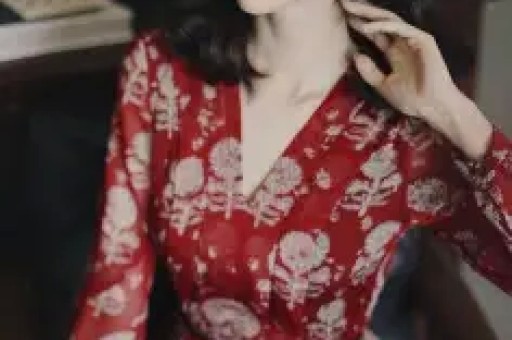 娱乐圈大事件：刘昊然周冬雨复合传闻、卢昱晓屏摄道歉、杨紫《家业》恶评风波、阿Sa婚变辟谣