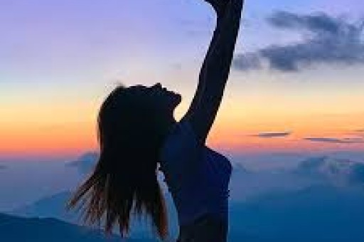 大批明星集体翻车董宇辉遭遇网友：这一次狼真的来了